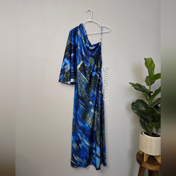 Mandira Wirk One Shoulder Printed Dress - Picture 3 of 10